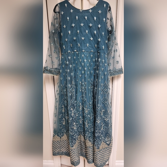 Indian Ethnic 3 Piece Dress - Picture 2 of 3